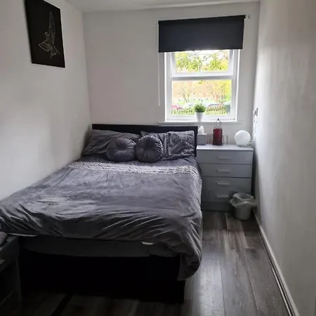 2 Bedroom Cozy Chambers With Free Parking Apartment Leeds (West Yorkshire)