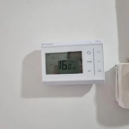 2 Bedroom Cozy Chambers With Free Parking * 리즈