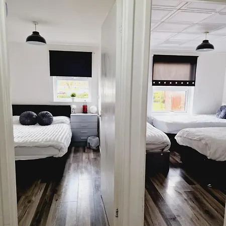 2 Bedroom Cozy Chambers With Free Parking Διαμέρισμα Λιντς