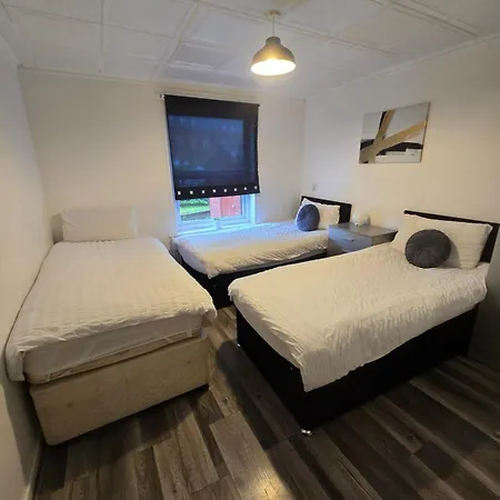 2 Bedroom Cozy Chambers With Free Parking