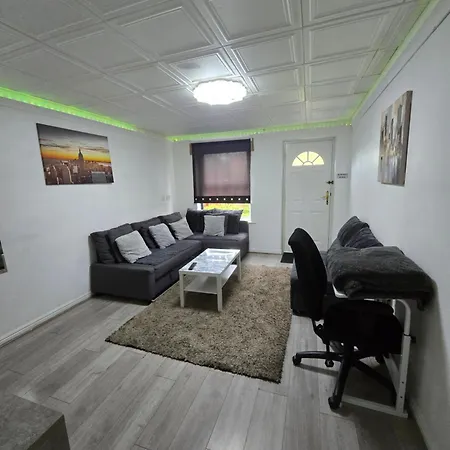 아파트 2 Bedroom Cozy Chambers With Free Parking *