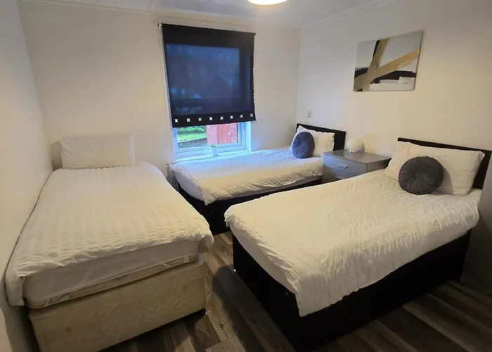 2 Bedroom Cozy Chambers With Free Parking