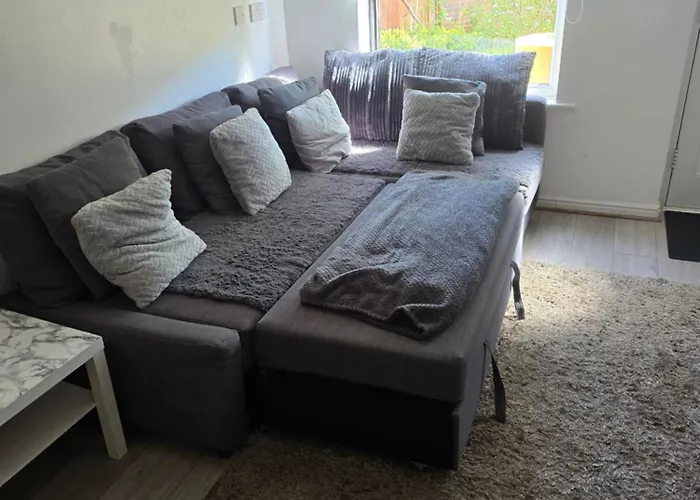 2 Bedroom Cozy Chambers With Free Parking Apartment Leeds (West Yorkshire)