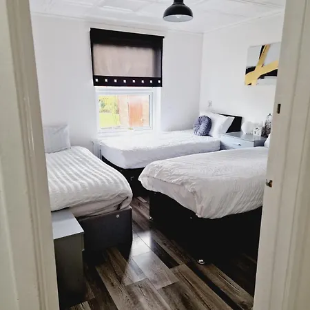 2 Bedroom Cozy Chambers With Free Parking * Leeds (West Yorkshire)
