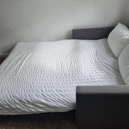 2 Bedroom Cozy Chambers With Free Parking Apartment Leeds (West Yorkshire)